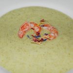 Paprikasuppe mit gebratenen Scampi