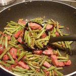 Hähnchen auf Gemüsebett aus dem Backofen