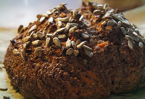 LOW-CARB BROT MIT SONNENBLUMENKERNEN