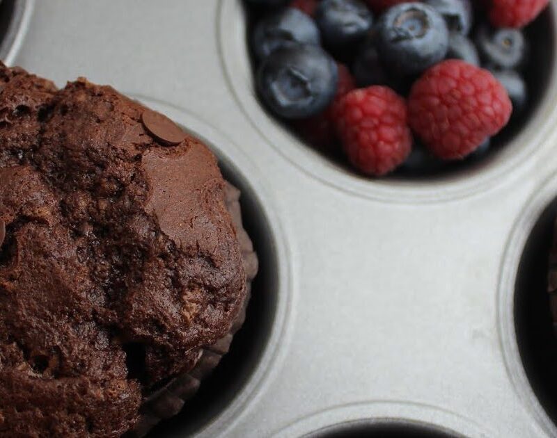 SCHOKOLADENMUFFINS MIT SCHOKOSTÜCKCHEN