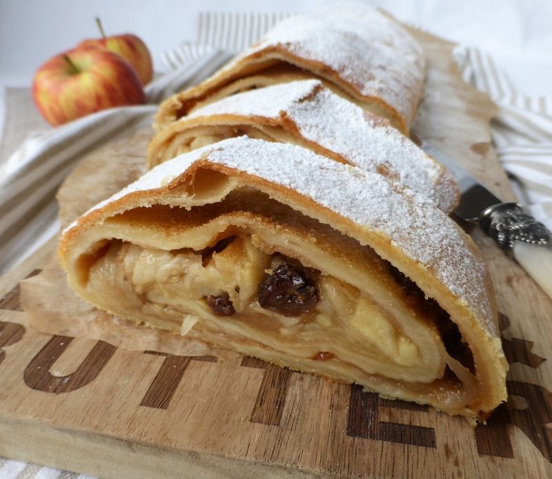 TOPFENTEIG – APFELSTRUDEL