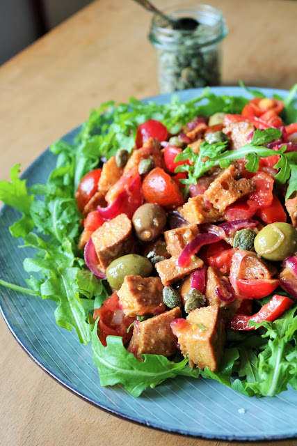 Brotsalat mit Kapern