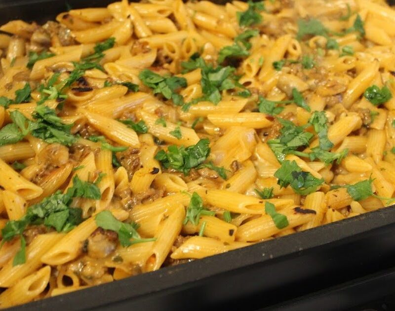 PENNE MIT HACK UND CHAMPIGNONS AUS DEM MULEX